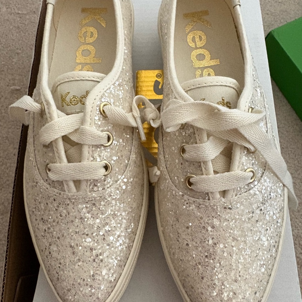 Keds Point Glitter Celebrations Lace Up in Cream Glitter